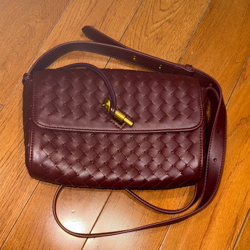 Chic Burgundy Woven Leather Crossbody Bag